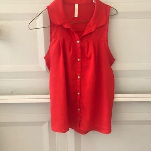 Collared women’s button down tank